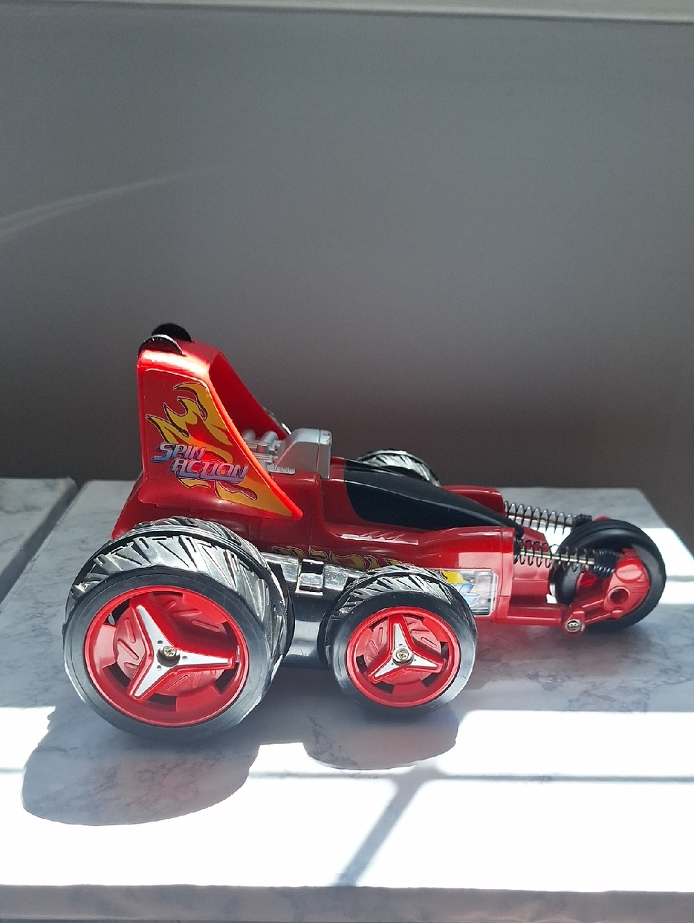 RADIO Shack Turmoil Action Stunt Car Toy - Bright Red Racing Vehicle